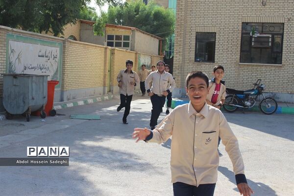 پخش بازی فوتبال در مدارس و ادارات آموزش و پرورش استان بوشهر