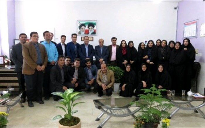 نشست صمیمی مدیر کل آموزش و پرورش استان یزد با معلمان و دانش آموزان دبستان قرآنی مدرس