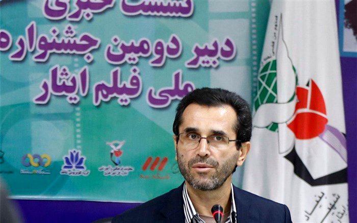 مدیرکل امورهنری بنیاد و دبیر جشنواره ملی هنرمندان شاهد: داوران اصلی مخاطبان آثار هنری هستند