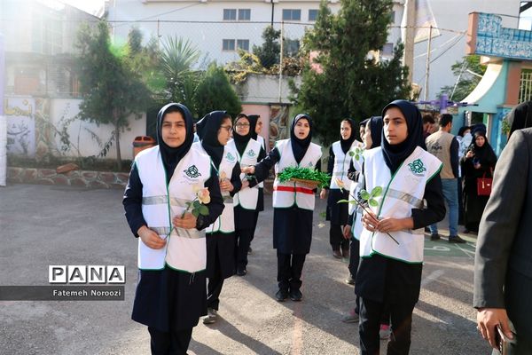 آیین نواختن زنگ استکبارستیزی در دبیرستان ابوریحان ساری