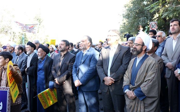 شعار مرگ بر آمریکا در قزوین طنین انداز شد