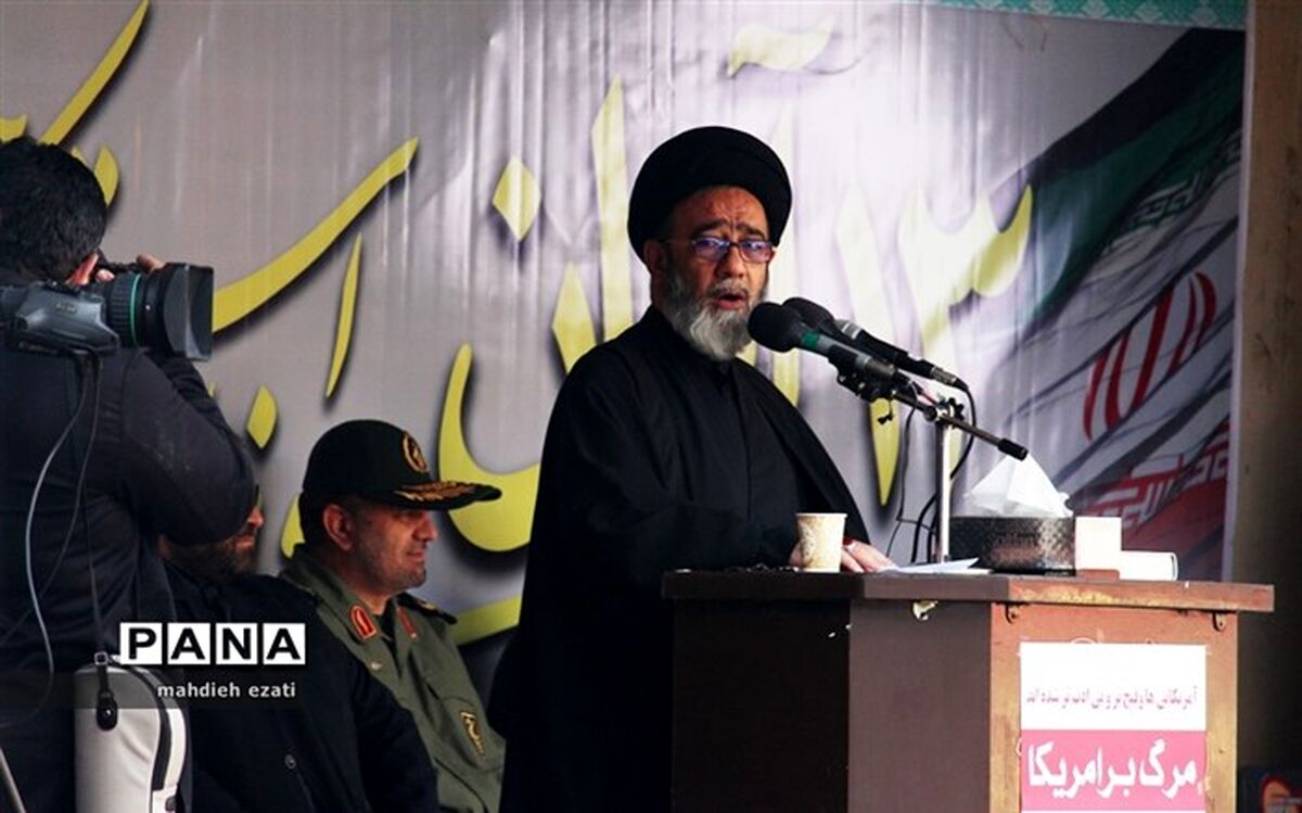 امام جمعه تبریز: مستکبران دروغ می‌گویند که با ملت کار نداریم، دولت بدون ملت کاره‌ای نیست
