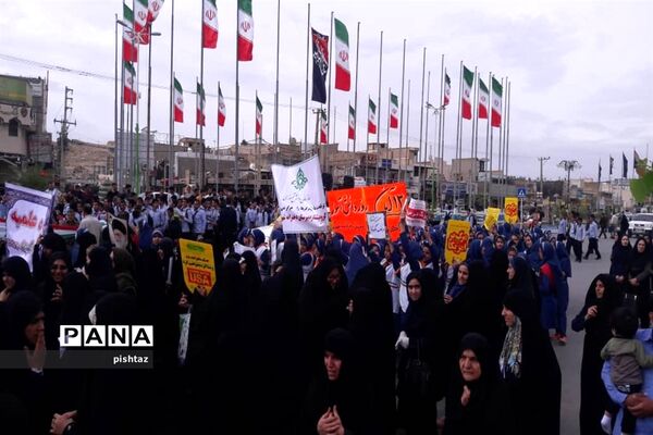حضور یکپارچه  دانش آموزان پیشتاز استان کهگیلویه و بویراحمد در راهپیمایی 13 آبان