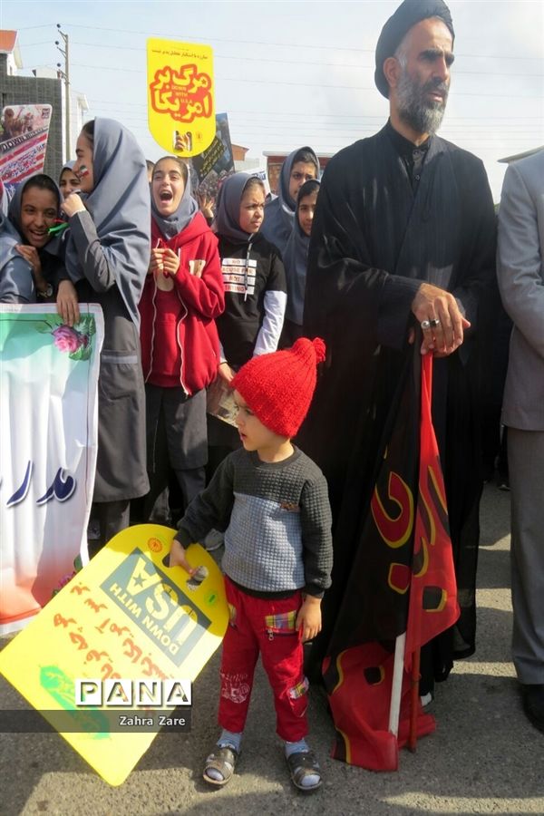 راهپیمایی روز ۱۳ آبان در محمودآباد