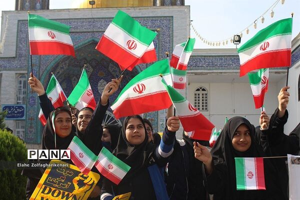 راهپیمایی 13 آبان در فریدونکنار