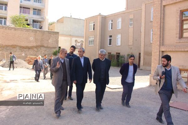 بازدید استاندار آذربایجان شرقی از دانشکده معماری تبریز