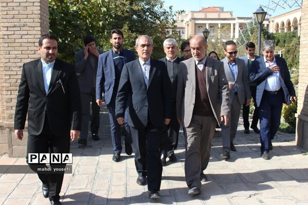 بازدید استاندار آذربایجان شرقی از دانشکده معماری تبریز