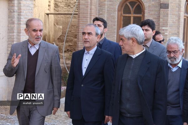 بازدید استاندار آذربایجان شرقی از دانشکده معماری تبریز