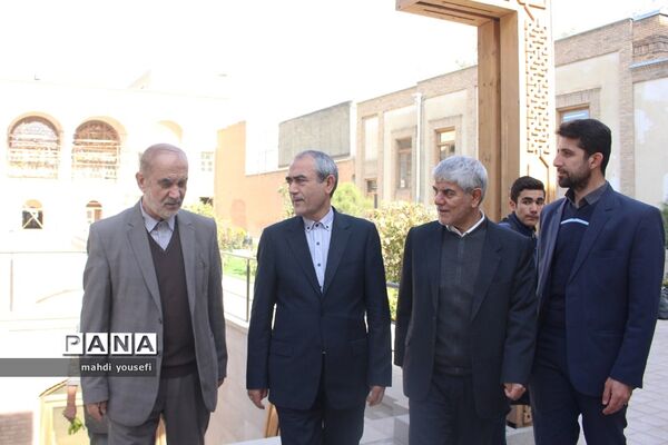 بازدید استاندار آذربایجان شرقی از دانشکده معماری تبریز