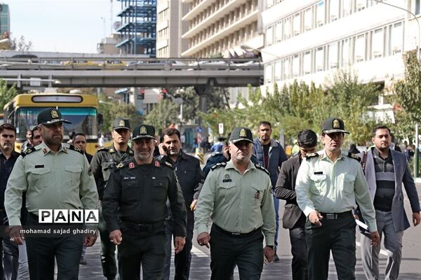 مراسم راهپیمایی ۱۳ آبان  با حضور مقامات لشکری و کشوری