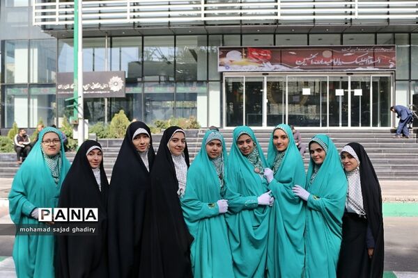 مراسم راهپیمایی ۱۳ آبان  با حضور مقامات لشکری و کشوری