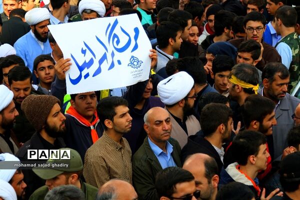 مراسم راهپیمایی ۱۳ آبان  با حضور مقامات لشکری و کشوری