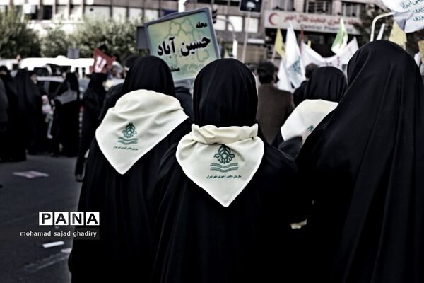 مراسم راهپیمایی ۱۳ آبان  با حضور مقامات لشکری و کشوری