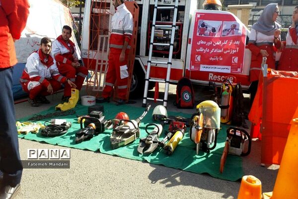 تظاهرات پرشور استکبار ستیزی مردم در شهرستان ملارد