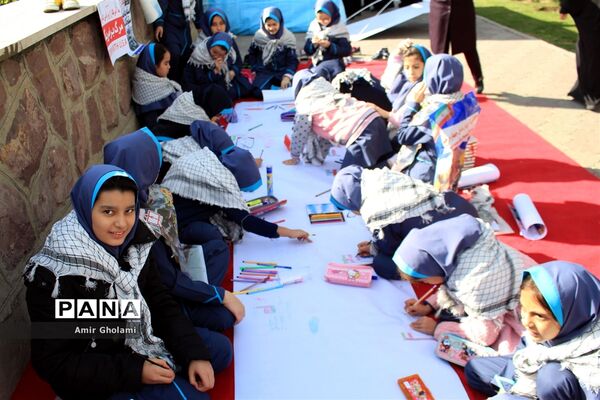 راهپیمایی یوم الله ۱۳ آبان در چهاردانگه