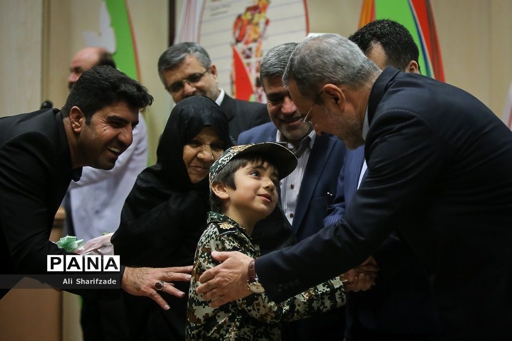 یادواره محمدحسین فهمیده و ۳۶هزار شهید دانش‌آموز