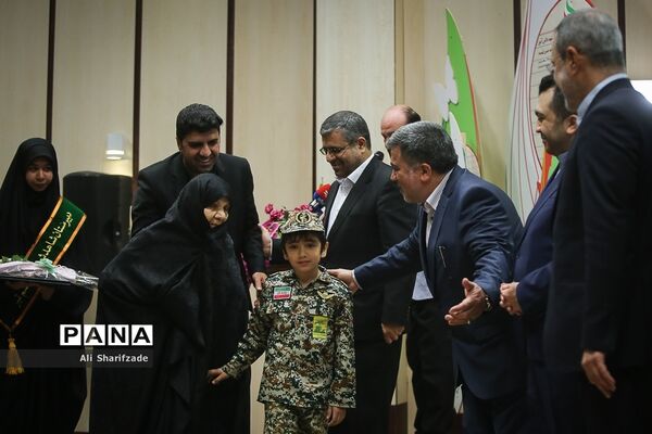 یادواره محمدحسین فهمیده و ۳۶هزار شهید دانش‌آموز