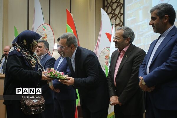 یادواره محمدحسین فهمیده و ۳۶هزار شهید دانش‌آموز