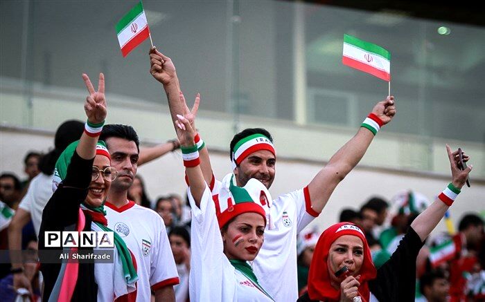 مشاور فرهنگی فدارسیون فوتبال: آماده حضور بانوان در ورزشگاه هستیم