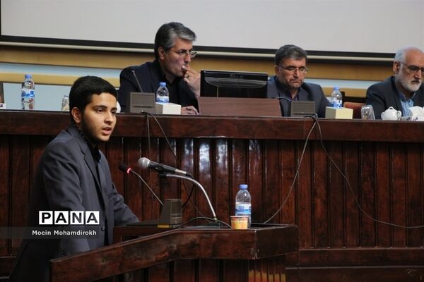 نشست صمیمی معاون استاندار با نمایندگان تشکل‌ها دانش‌آموزی خراسان رضوی