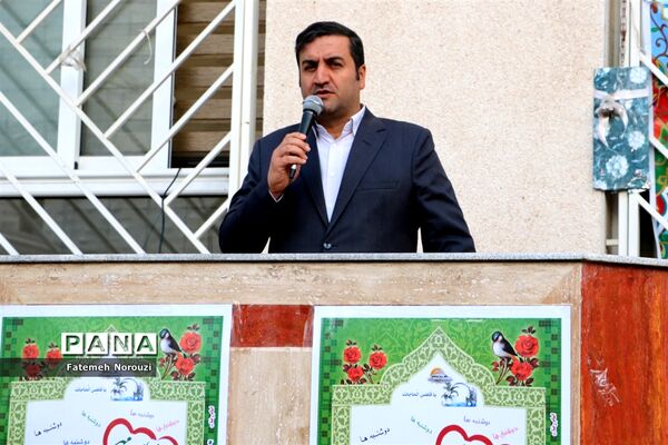 طرح «دوشنبه‌های پر مهر» در دبیرستان حافظ شهرستان ساری