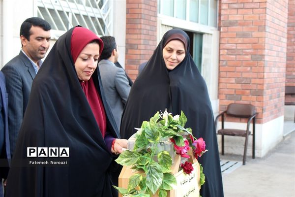 طرح «دوشنبه‌های پر مهر» در دبیرستان حافظ شهرستان ساری