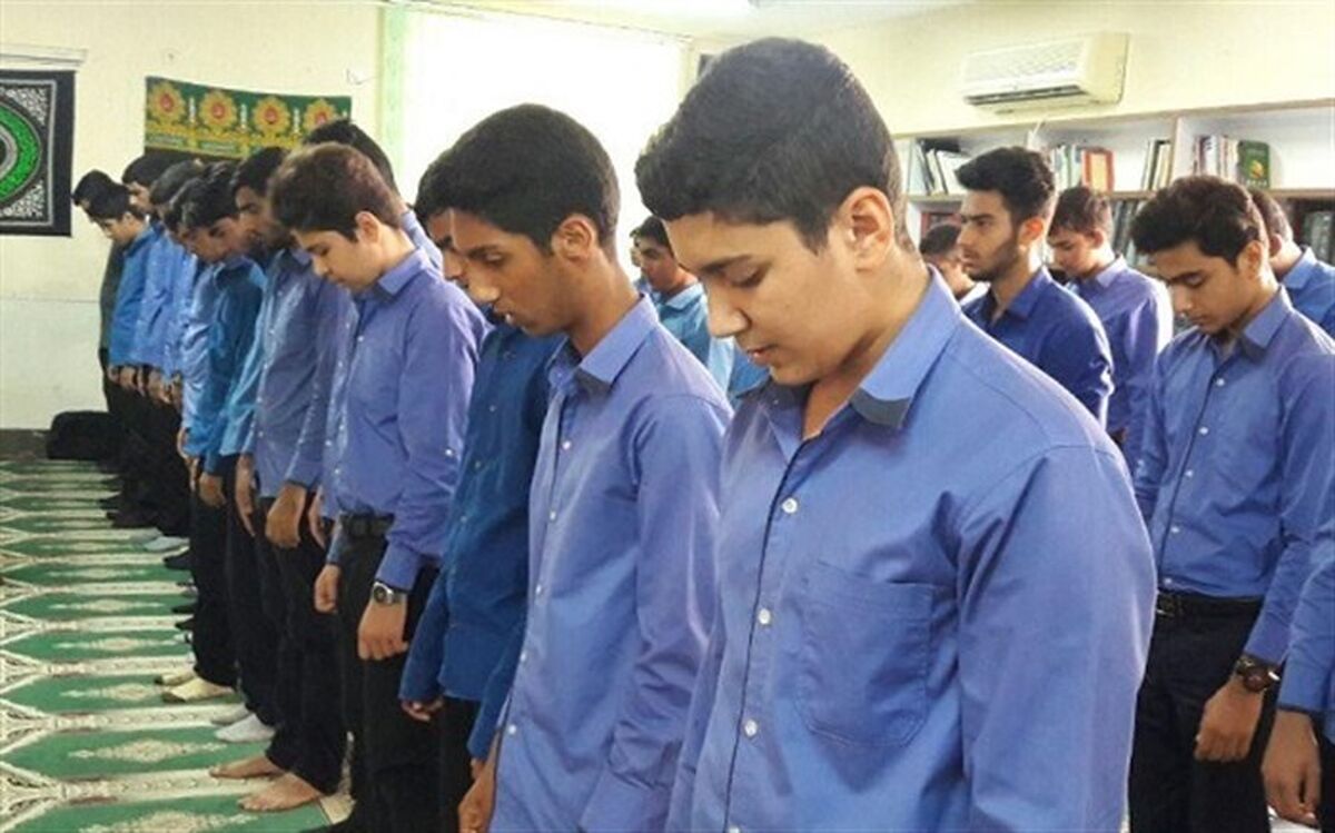 پنجمین برنامه از طرح پیوند مسجد و مدرسه در مسجد امام حسین (ع) زنجان برگزار شد