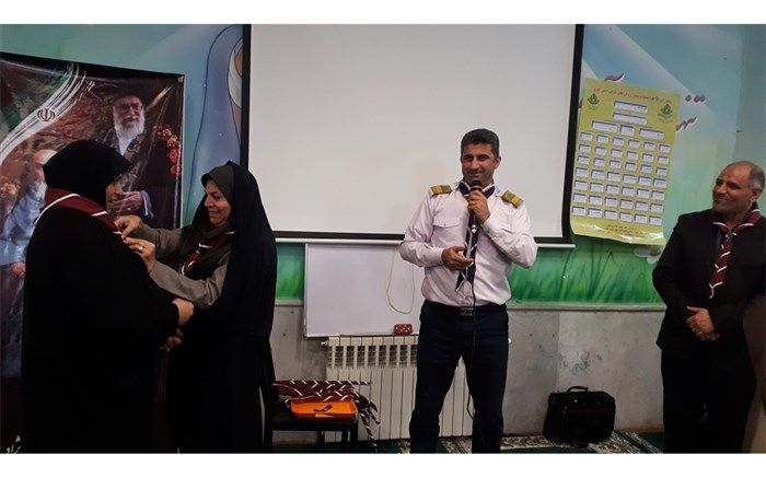 گردهمایی مربیان تشکیلاتی سازمان دانش اموزی آموزش وپرورش ناحیه 6 مشهد