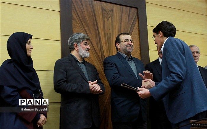 اعطای گواهینامه اهتمام به کیفیت به ۱۰ مدرسه کشور