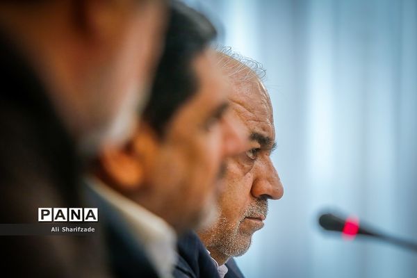 نشست گزارش روند اقدامات دولت در بازسازی مناطق زلزله زده کرمانشاه