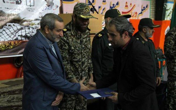 برگزاری صبحگاه مشترک بسیج دانش آموزی با حضور مدیریت آموزش و پرورش منطقه 17