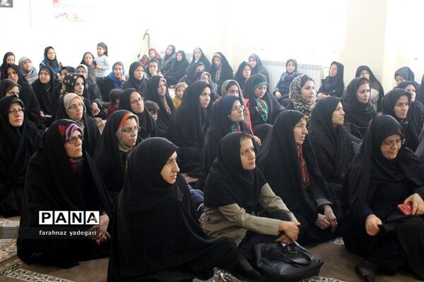 برگزاری کلاس آموزشی مانور زلزله برای خانواده‌های مدرسه شهید مفتح