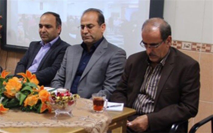 پیشرفت و پویایی جامعه در گرو محور قرار گرفتن معلم است