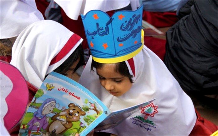 ۲۰۰۰ کتاب در بین مدارس آذربایجان غربی توزیع شد