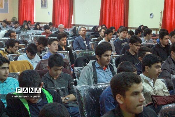 اولین همایش دانش‌‌آموزی یادواره علامه طباطبایی  در تبریز