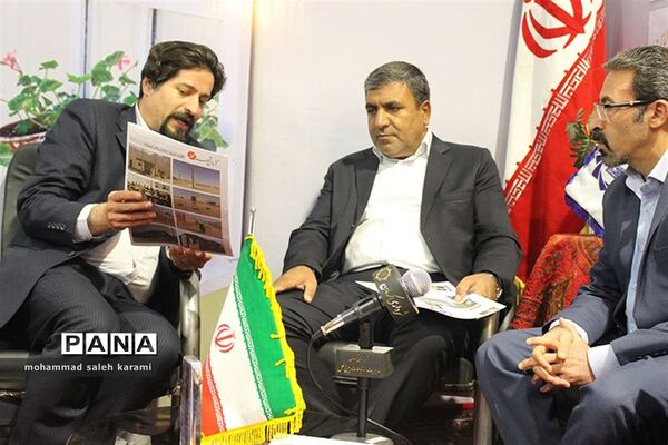 بازدید مدیرکل آموزش‌‌وپرورش استان کرمان از نمایشگاه مطبوعات