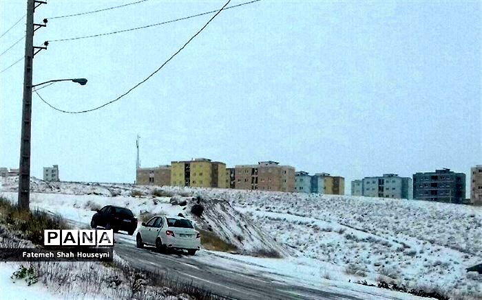 مه‌گرفتگی و بارش برف در محورهای شمالی و غربی کشور