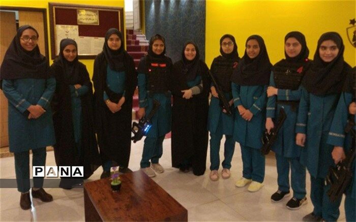 لحظات شاد و مفرح برای دانش آموزان دبیرستان دکتر شاهی