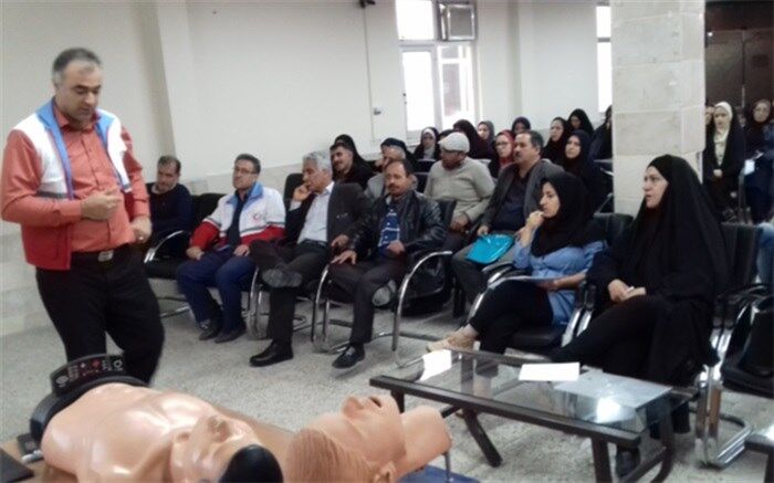 برگزاری دوره آموزشی ضمن خدمت کمک های اولیه و فوریت های پزشکی در شهرستان فیروزکوه