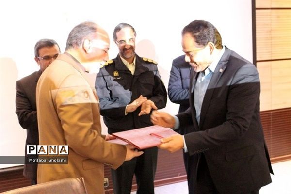 جشنواره هم پیمانی ایمنی رانندگان حرفه‌ای حمل و نقل جاده‌ای وایمن سازی مدارس حاشیه راه‌های خراسان جنوبی