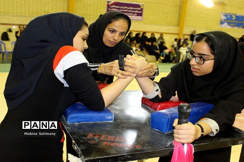 مسابقه مچ‌اندازی بانوان مرحله استانی بازی‌های بومی محلی استان بوشهر