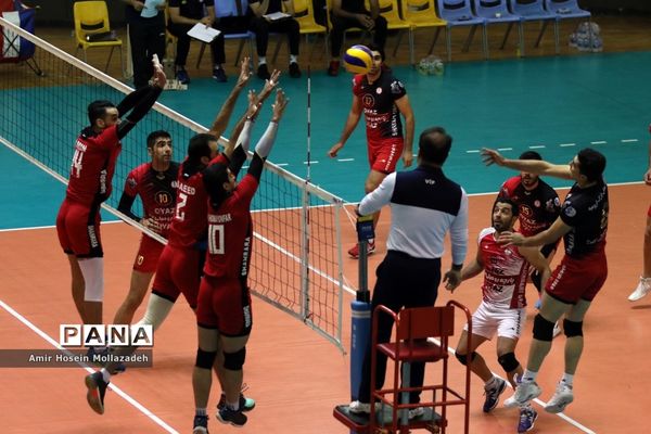 دیدار تیم های والیبال شهرداری ارومیه و شهرآرا مشهد