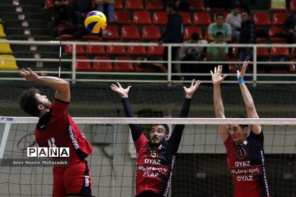 دیدار تیم های والیبال شهرداری ارومیه و شهرآرا مشهد
