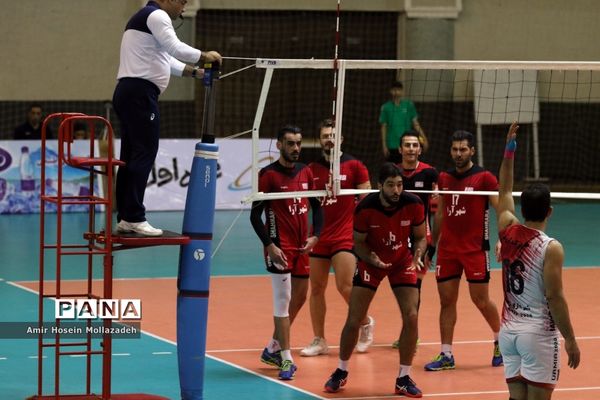 دیدار تیم های والیبال شهرداری ارومیه و شهرآرا مشهد