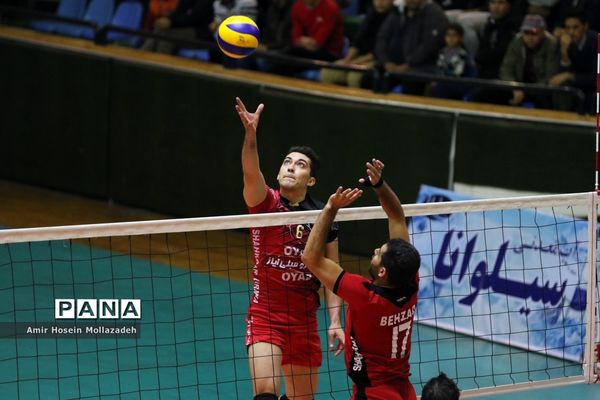 دیدار تیم های والیبال شهرداری ارومیه و شهرآرا مشهد