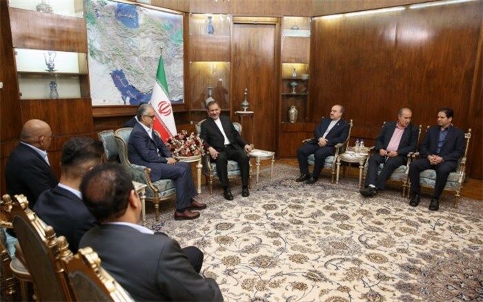 جهانگیری: ای اف سی از ورود مسائل سیاسی به فوتبال جلوگیری کند