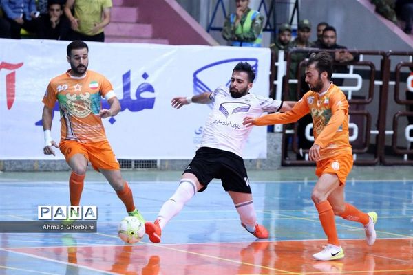 دیدار تیم‌های شهروند ساری و مس سونگون