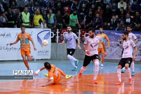 دیدار تیم‌های شهروند ساری و مس سونگون