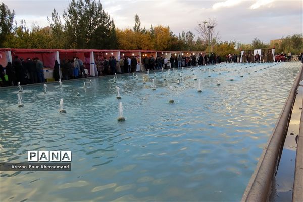 برگزاری جشنواره انار در باغ صدری شهرستان تفت در یزد