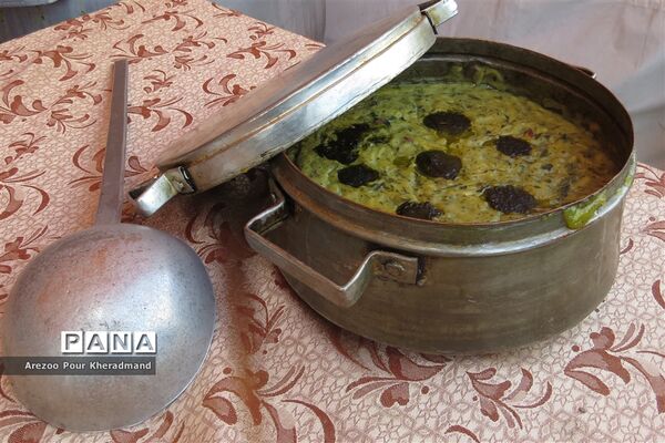 برگزاری جشنواره انار در باغ صدری شهرستان تفت در یزد